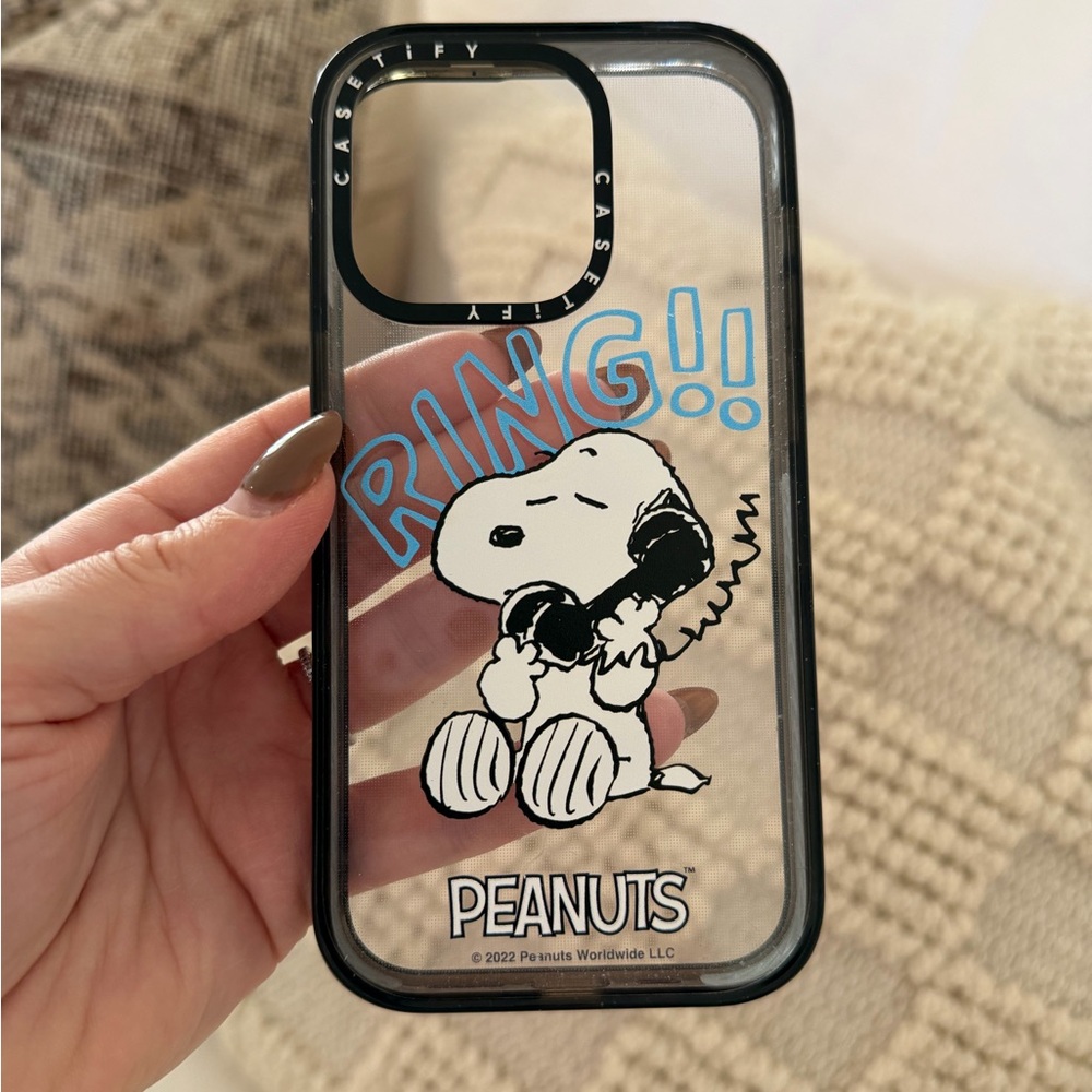 Peanuts Snoopy iPhone 15 pro casetify case